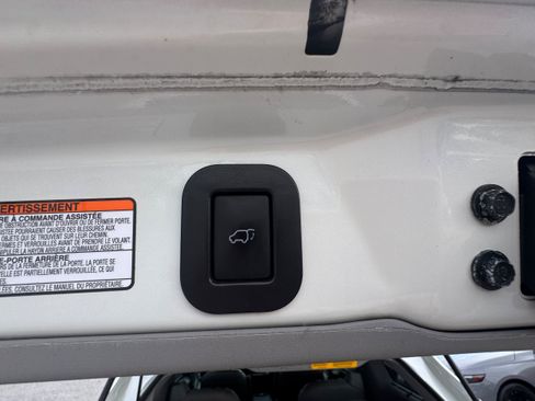 Used 2015 Toyota Sienna Limited FWD image 9