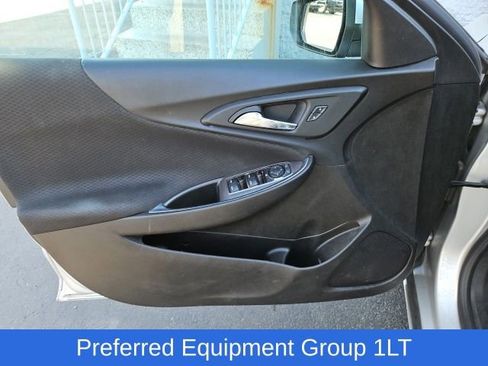 Used 2022 Chevrolet Malibu LT FWD image 4