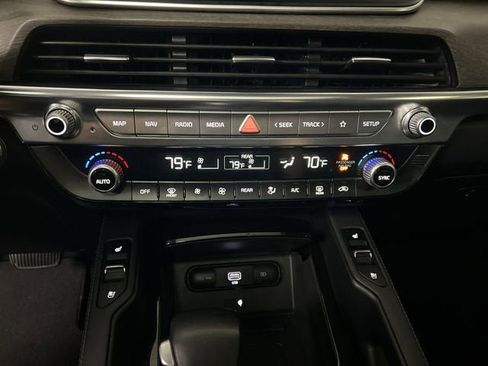 Used 2022 Kia Telluride EX w/ EX Premium Package image 18