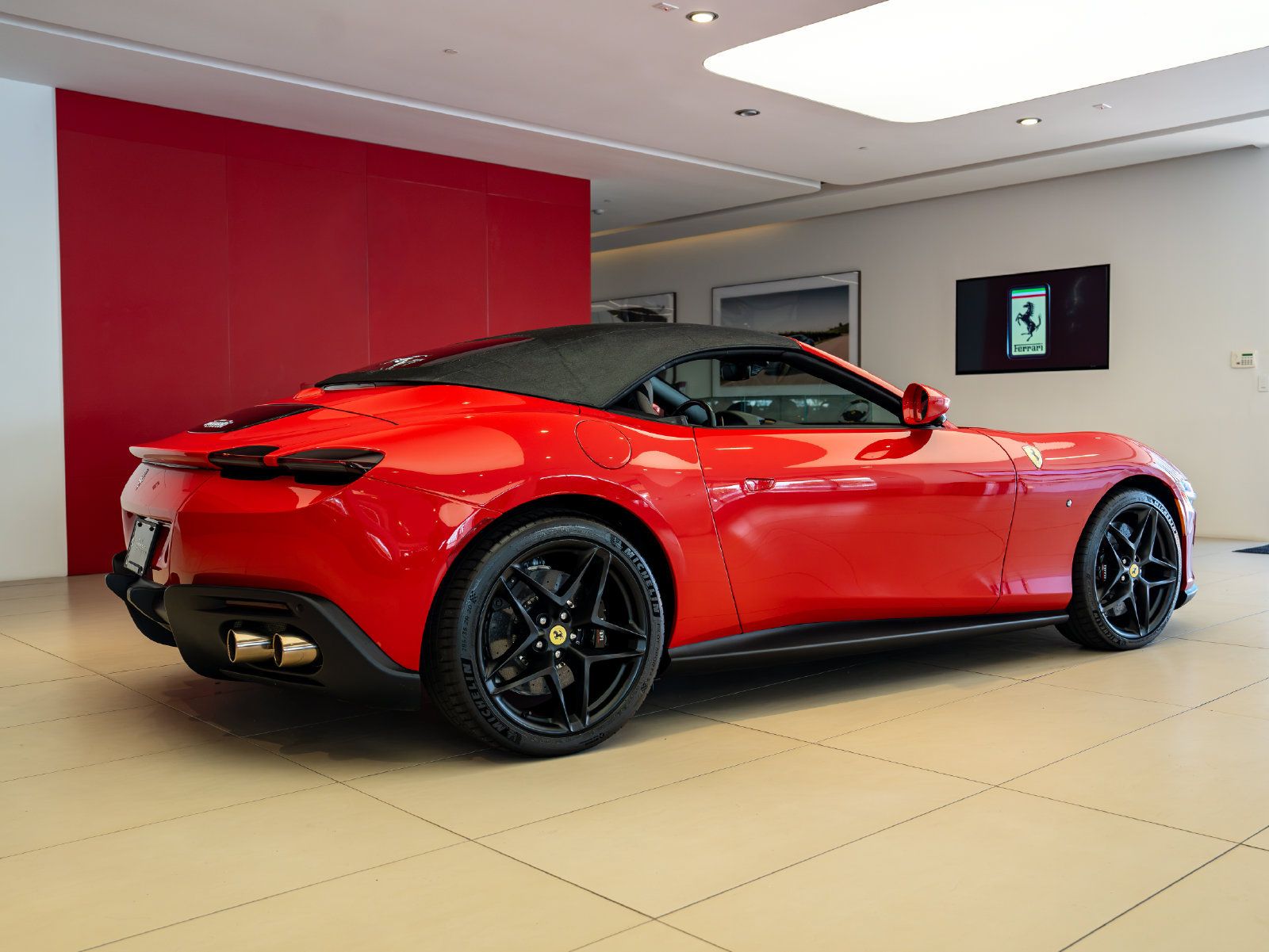 Certified 2026 Ferrari Roma Spider RWD image 35