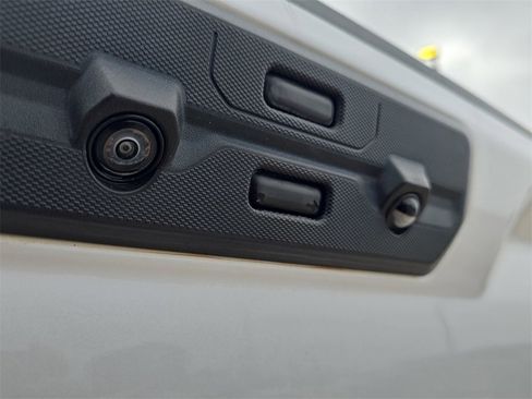 Used 2024 Chevrolet Silverado 1500 High Country w/ Technology Package image 13