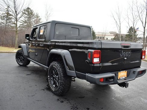 Certified 2022 Jeep Gladiator Willys image 8