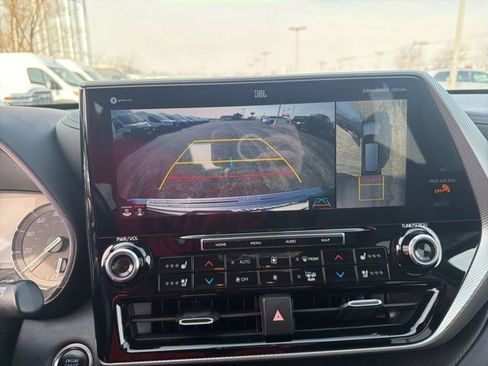 Used 2020 Toyota Highlander Platinum image 8