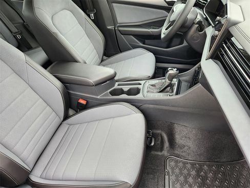 New 2026 Volkswagen Jetta SE image 10