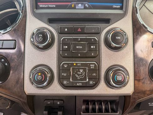 Used 2014 Ford F250 Platinum AWD/4WD image 35