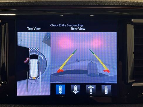 Used 2017 Chrysler Pacifica Limited FWD image 36