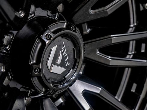 Used 2024 GMC Sierra 2500 AT4X image 59