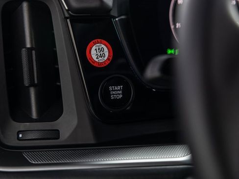 Certified 2025 Porsche Cayenne Coupe image 48