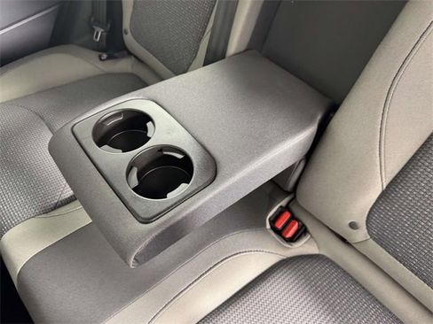 Used 2025 Subaru Forester Premium image 33