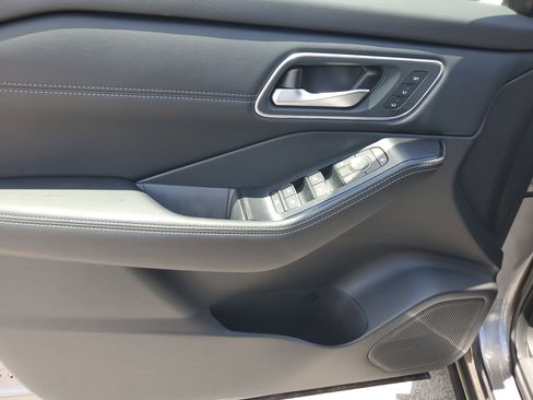 New 2025 Nissan Rogue Platinum image 18