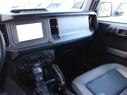 Used 2023 Ford Bronco Outer Banks w/ Sasquatch Package image 19