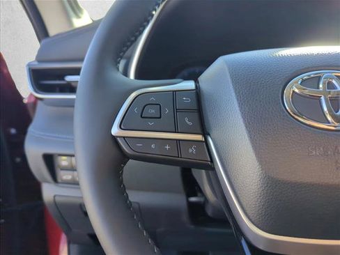 New 2026 Toyota Highlander Limited image 17