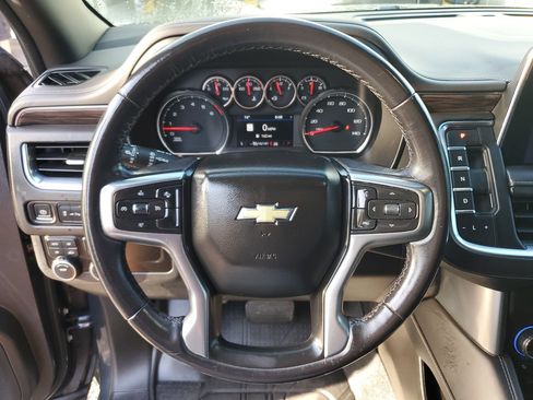 Used 2021 Chevrolet Suburban LT w/ Rear Media and Nav Package AWD/4WD image 19