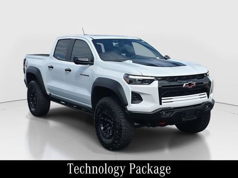 Used 2024 Chevrolet Colorado ZR2 w/ ZR2 Bison Edition image 3
