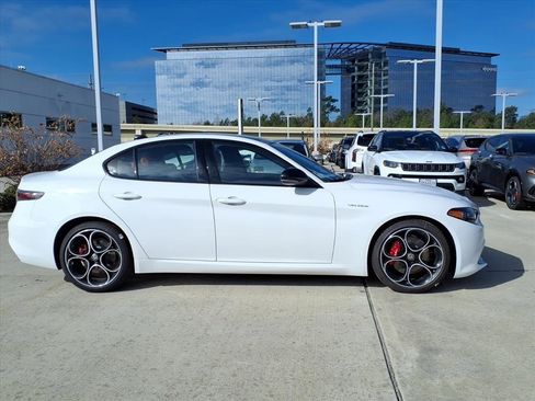 New 2026 Alfa Romeo Giulia image 5