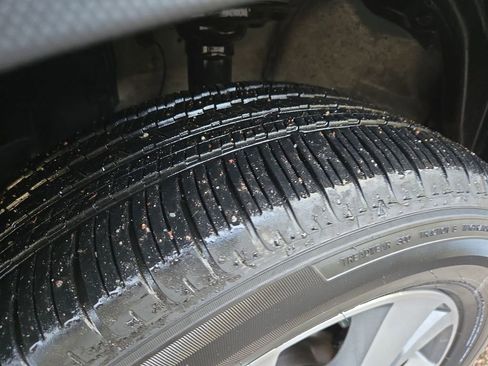 Certified 2025 Subaru Ascent Premium image 11