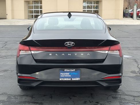Certified 2023 Hyundai Elantra SE image 5