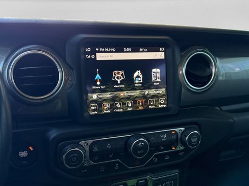 Certified 2022 Jeep Wrangler Unlimited Sahara w/ Cold Weather Group AWD/4WD image 14