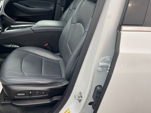 Used 2024 Buick Enclave Premium image 20