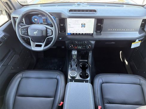 New 2026 Ford Bronco Badlands image 2