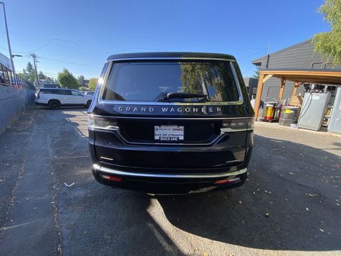 Used 2023 Jeep Grand Wagoneer Series III AWD/4WD image 5