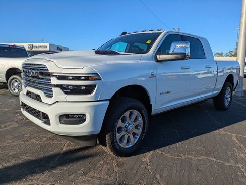 New 2026 RAM 2500 Laramie AWD/4WD image 8