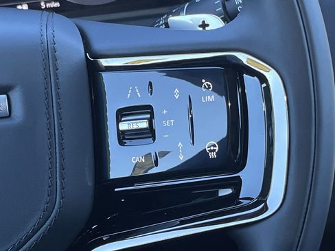 Used 2026 Land Rover Range Rover Velar Dynamic SE image 22