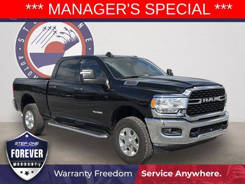 Used 2024 RAM 2500 Big Horn AWD/4WD image 1