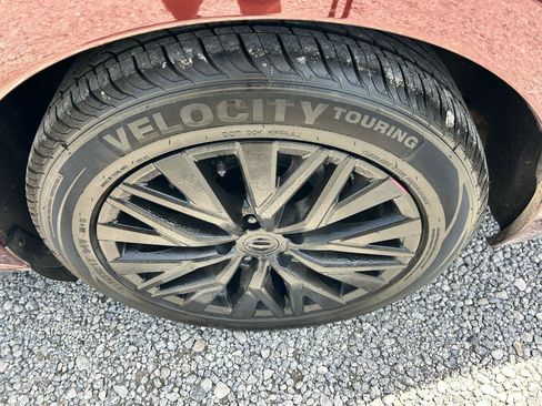 Used 2024 Nissan Altima 2.5 SV FWD image 21