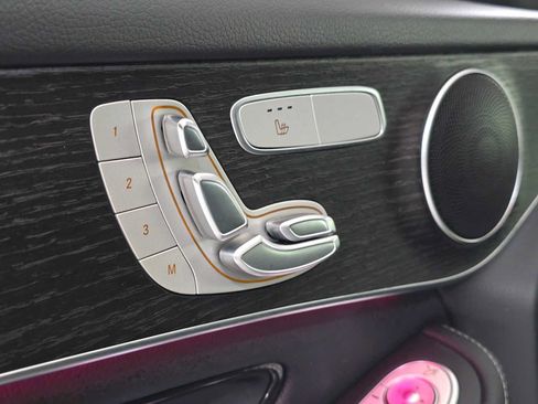 Used 2022 Mercedes-Benz GLC 300 4MATIC image 23