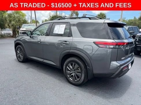 Used 2022 Nissan Pathfinder SV FWD image 4