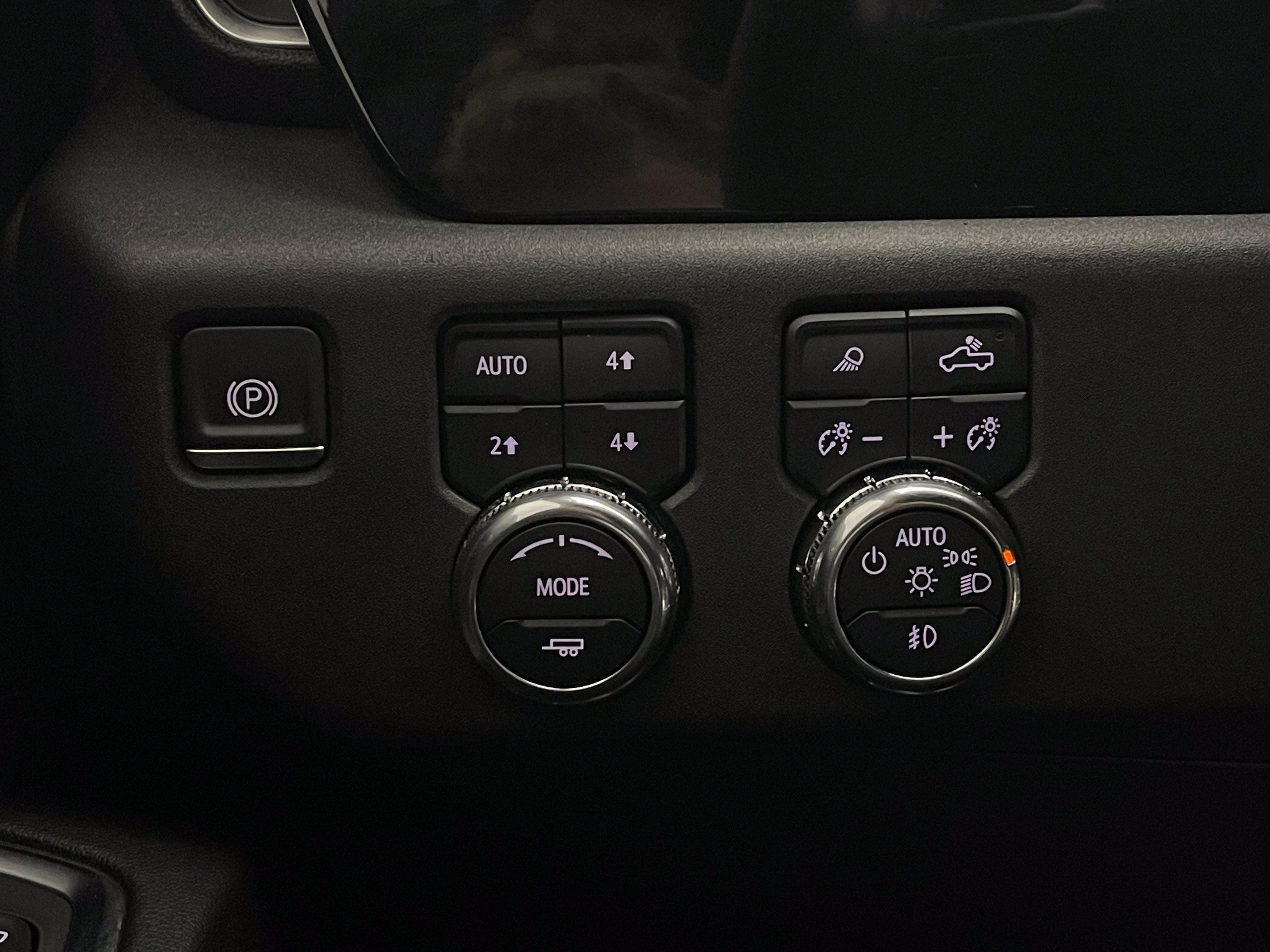 Used 2024 GMC Sierra 1500 SLT w/ SLT Premium Plus Package AWD/4WD image 24