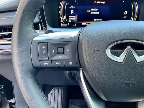 Used 2026 INFINITI QX60 Luxe w/ Family Package FWD image 18