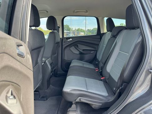 Used 2015 Ford Escape SE w/ Equipment Group 201A AWD/4WD image 16