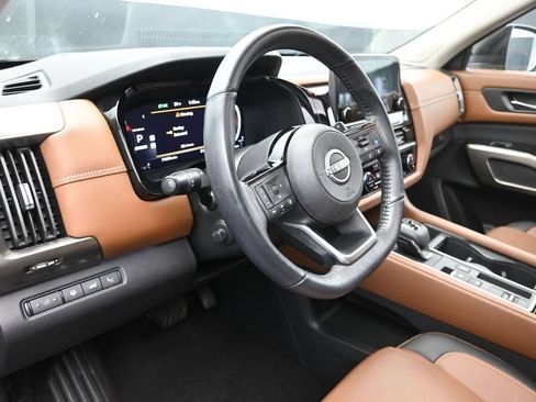 Used 2023 Nissan Pathfinder Platinum w/ Cargo Package FWD image 12