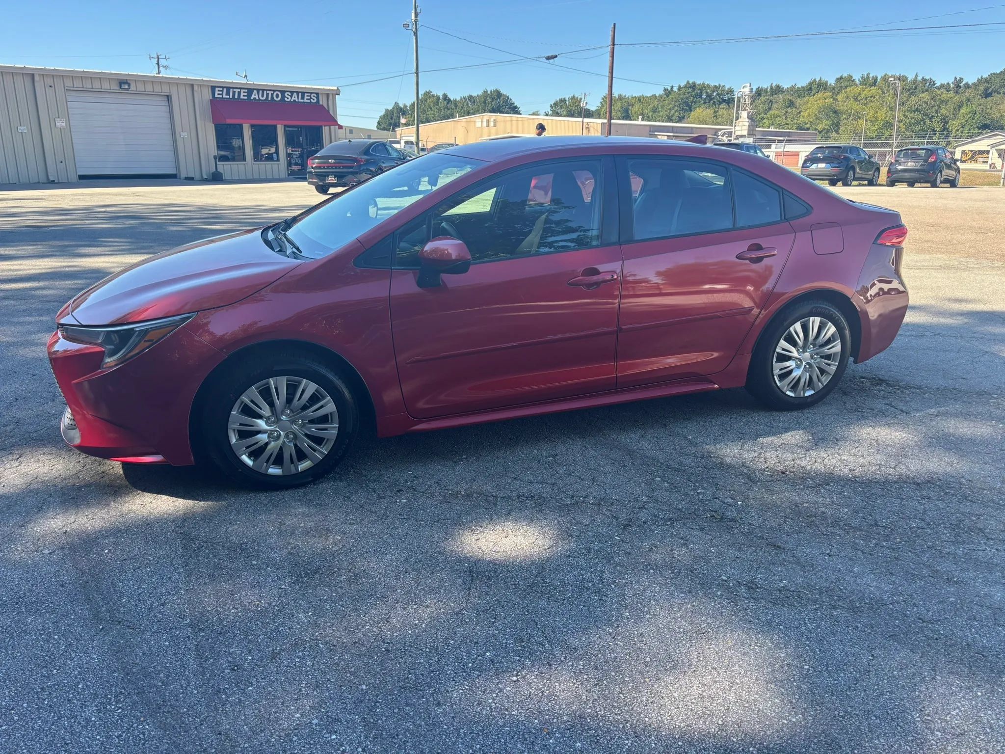 Used 2020 Toyota Corolla LE FWD image 7