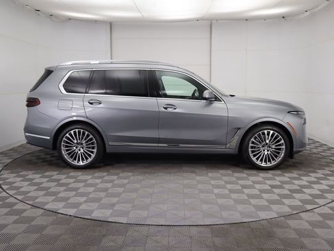 Used 2026 BMW X7 xDrive40i AWD/4WD image 5