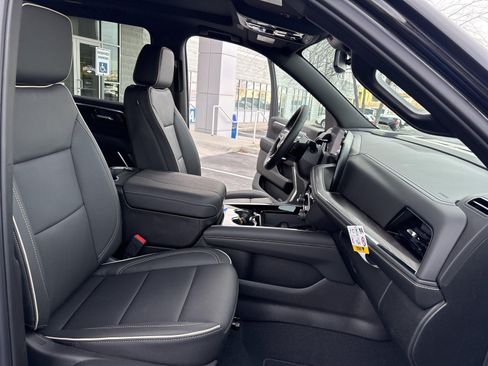 New 2026 Chevrolet Suburban Premier w/ Sun And Tow Package AWD/4WD image 20