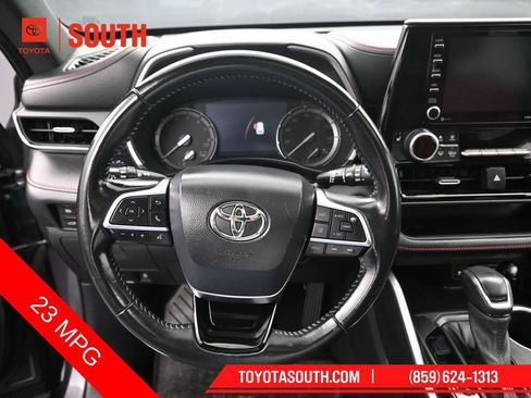 Used 2021 Toyota Highlander XSE AWD/4WD image 23