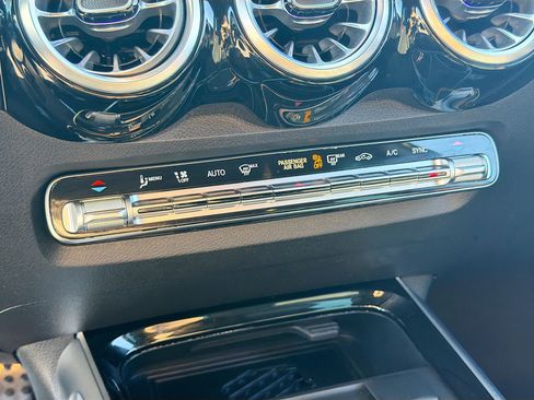 Used 2025 Mercedes-Benz GLB 35 AMG 4MATIC image 33