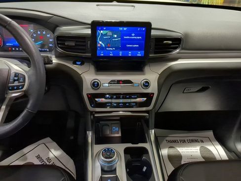 Used 2023 Ford Explorer XLT w/ Equipment Group 202A image 13