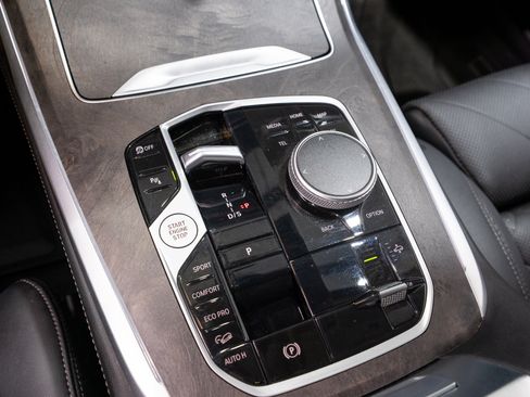 Used 2023 BMW X7 xDrive40i w/ Premium Package AWD/4WD image 25