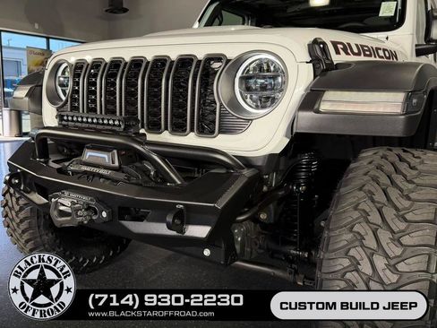 Used 2025 Jeep Wrangler Unlimited Rubicon AWD/4WD image 5