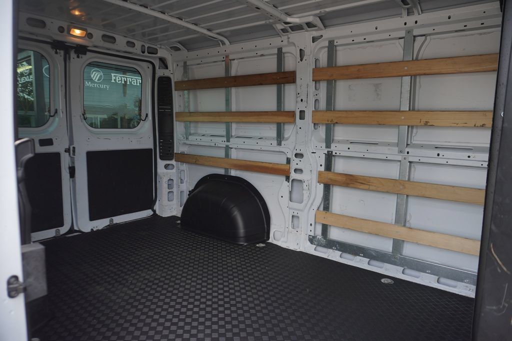Used 2025 RAM ProMaster 2500 w/ U-Haul Equipment Group FWD image 7