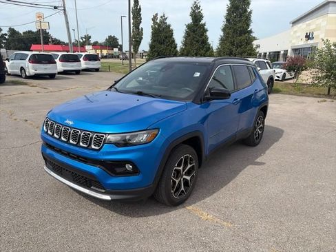 Used 2025 Jeep Compass Limited AWD/4WD image 2