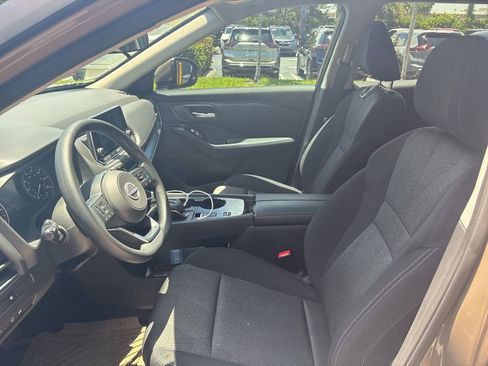 Certified 2024 Nissan Rogue SV FWD image 5