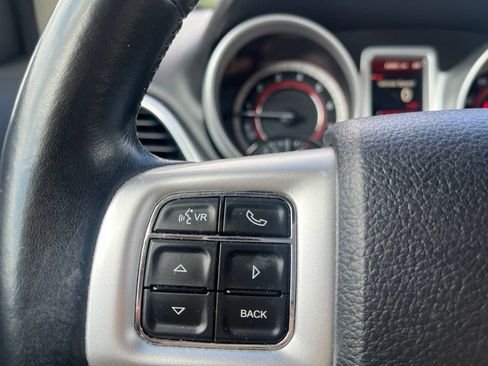 Used 2018 Dodge Journey SXT w/ Connectivity Group FWD image 13