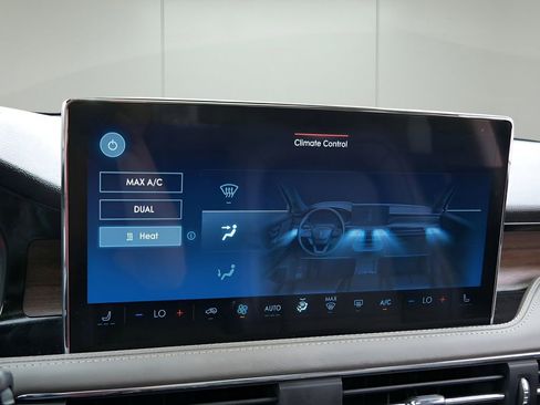 Used 2025 Lincoln Corsair Grand Touring w/ Jet Appearance Package image 21