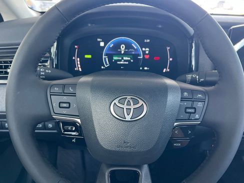 Used 2025 Toyota Camry LE w/ Convenience Package AWD/4WD image 19