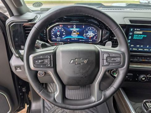 Used 2025 Chevrolet Silverado 1500 LT Trail Boss w/ LPO, Dark Essentials Package AWD/4WD image 13